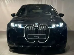 BMW iX xDrive45 M Sportpaket Bild 3