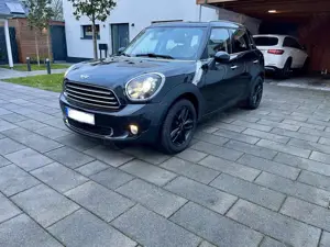 MINI One Countryman