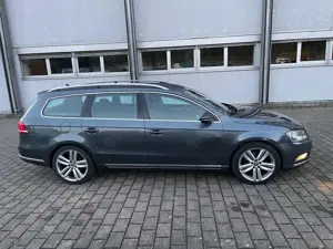 Volkswagen Passat Variant Highline *AUTOMATIK/ALU/EURO5/PDC Bild 5