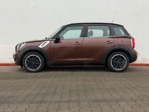MINI Others Cooper D Countryman XENON*TEMP*A/C*SHz Bild 4
