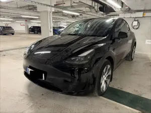 Tesla Model Y Garantie | AHK | EAP | Solid black