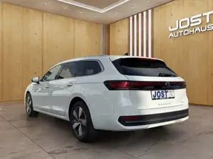 Volkswagen Passat Variant Business 1.5 eTSI DSG Navi AHK LED AreaView ACC Bild 4