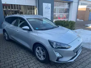 Ford Focus Kombi TDCi150 Auto Navi/ACC/LED/SHZ/LMF Bild 2