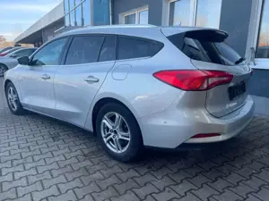 Ford Focus Kombi TDCi150 Auto Navi/ACC/LED/SHZ/LMF Bild 5