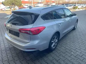 Ford Focus Kombi TDCi150 Auto Navi/ACC/LED/SHZ/LMF Bild 3