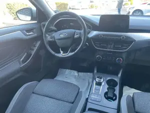 Ford Focus Kombi TDCi150 Auto Navi/ACC/LED/SHZ/LMF Bild 4