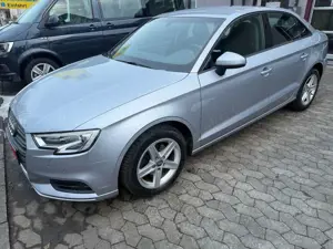 Audi A3 A3 30 TDI NAVI/Bi-Xenon/AHK