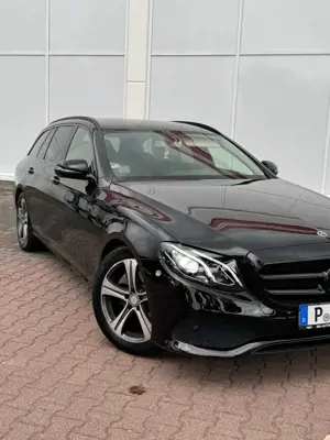 Mercedes-Benz E 220 d T 9G-TRONIC Avantgarde