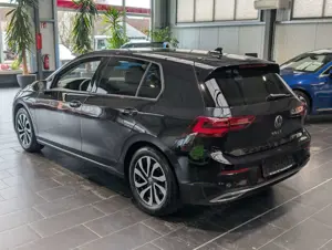 Volkswagen Golf 2.0 TDI SCR DSG Active Bild 2