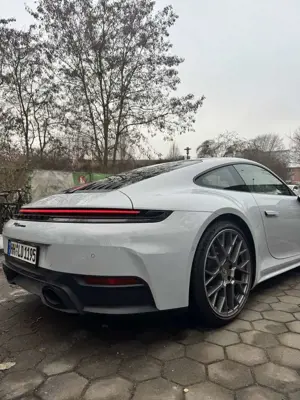Porsche 992 911 Carrera PDK Bild 4