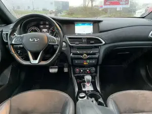 Infiniti Q30 Q30 2.0t DCT AWD Sport City Black Bild 5