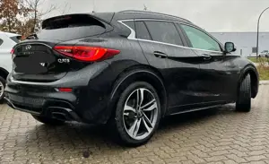 Infiniti Q30 Q30 2.0t DCT AWD Sport City Black Bild 2