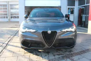 Alfa Romeo Stelvio Veloce Q4 Werksgarantie 04-2027 Bild 2