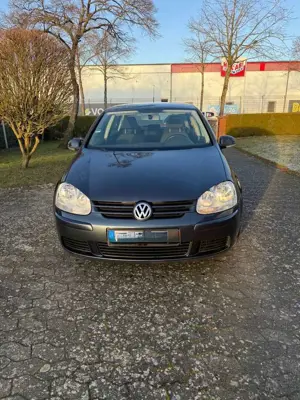 Volkswagen Golf Lim /Allrad / 1,9 tdi / 8-Fach Bereift
