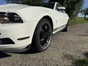 Ford Mustang Osterangebot 4.0 V6 2010 Facelift | Carplay  PDC Bild 2
