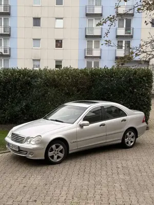 Mercedes-Benz C 180 Kompressor Classic Bild 4