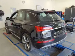 Audi Q5 2.0 TFSIe S line AHK Matrix Pano BO 55 TFSI e ... Bild 3