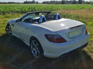 Mercedes-Benz SLK 250 AMG Line Bild 2