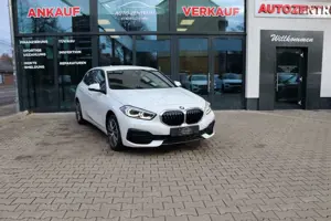 BMW 118 i Sport Line Kamera Digital SHZ Navi Klima