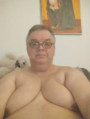 Suche aktive Mann Männer die mich ab Mittwoch täglich ab 15 Uhr Ende offen nehmen poppen wollen 