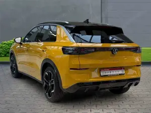Volkswagen T-Roc 1.5 eTSI R-Line+Sitzhzg+PDC+Lenkradhzg Bild 2