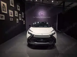Toyota C-HR Plug-In Hybrid FWD Team Deutschland/1 HAND