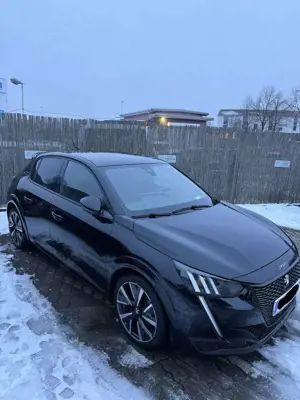 Peugeot 208 Allure Bild 2