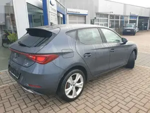 SEAT Leon Plug-in-Hybrid 1.5 e-Hybrid DSG FR Bild 3