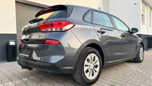 Hyundai i30 +TÜV+GARANTIE+NAVI+KAMERA+PARKS+ANHÄNG.+1HAND Bild 4