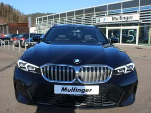 BMW 320 i T.M Sport PanoD.AHK ACC HUD Lenkradh.Park+ Bild 3