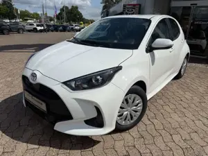 Toyota Yaris Hybrid Business Edition