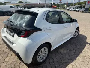 Toyota Yaris Hybrid Business Edition Bild 2