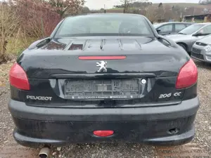 Peugeot 206 206 CC 135 Platinum ALÜ,LEDER,KLIMATRONIK Bild 3