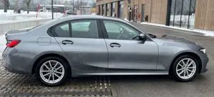 BMW 318 3er 318i Aut. Premium Selection M Shadow Line Garantie Bild 2