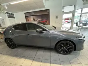 Mazda 3 2.5L e-SKYACTIV G 140 PS FWD Homura Bild 2