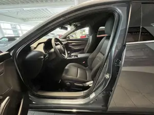 Mazda 3 2.5L e-SKYACTIV G 140 PS FWD Homura Bild 3