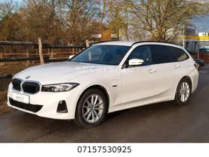 BMW 330 e Tour Aut LiCo RFK ParkA DrivA WideSc SpoSi