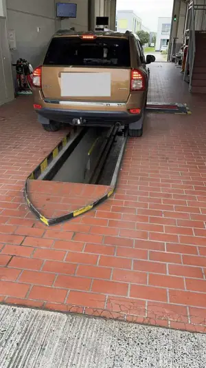 Jeep Compass 2.0 CRD Limited Bild 2