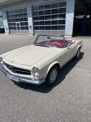 Mercedes-Benz SL 250 Pagode