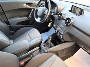 Audi A1 Sportback sport*NAVI*BiXenon*SiHzg*ALU*KLIMAUT*PDC Bild 5