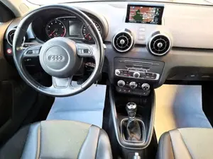 Audi A1 Sportback sport*NAVI*BiXenon*SiHzg*ALU*KLIMAUT*PDC Bild 4