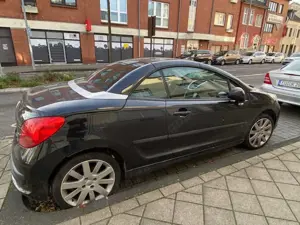 Peugeot 207 207 CC 120 VTi Sport Bild 2