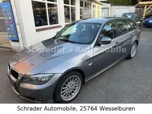 BMW 320 i Touring "Sport" -NAVI-XENON-AHK-PANO Bild 2