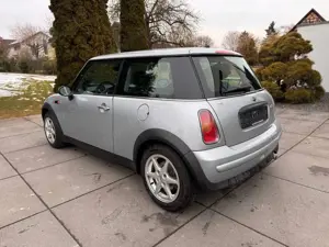 MINI One ***KLIMA/8-FACH/TÜV 01-2028*** Bild 4