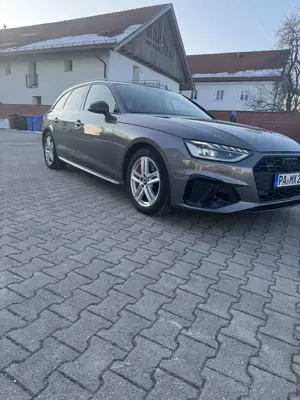 Audi A4 Avant 45 TFSI quattro S tronic line Bild 3