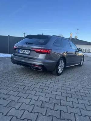 Audi A4 Avant 45 TFSI quattro S tronic line Bild 5