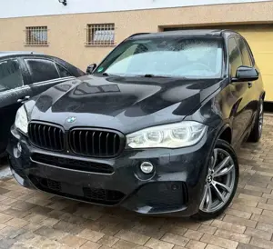 BMW X5 xDrive 50 i M Paket°360°HK°ROLLO°STDHZ°AHK