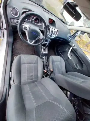 Ford Fiesta Fiesta 1.4 Autom. Titanium Bild 4