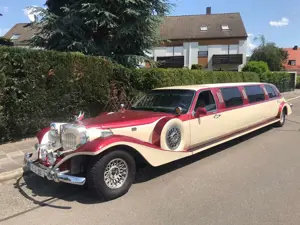 Lincoln Town Car Excalibur Stretchlimousine Einmalig