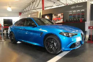 Alfa Romeo Giulia Quadrifoglio Kohlefaser/Sparco/Akrapo Bild 2